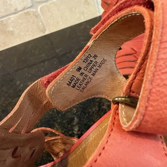 Clarks Red Woven Sandals - Picture 12 of 14